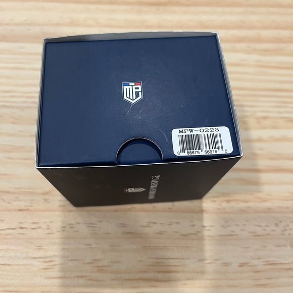 Montres Prestige Women’s Silver Tone Watch Pink Dial Rhinestone Bezel NEW - Picture 6 of 7